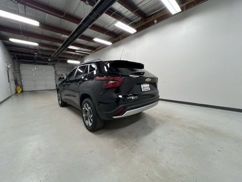 New 2026 Chevrolet Trax LT w/ LT Convenience Package FWD image 6