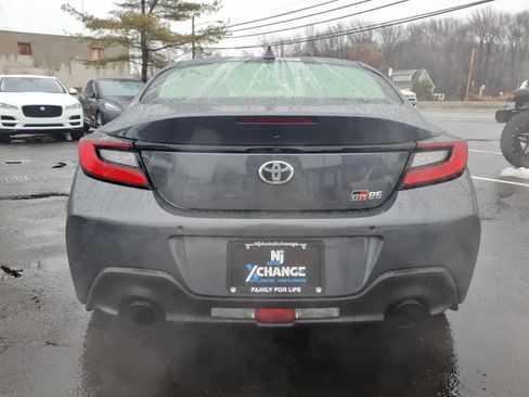 Used 2022 Toyota GR86 Coupe 2D w/ ALL Weather Mat Package (TMS) image 4