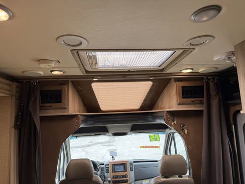 Used 2014 Mercedes-Benz Sprinter 3500 image 81