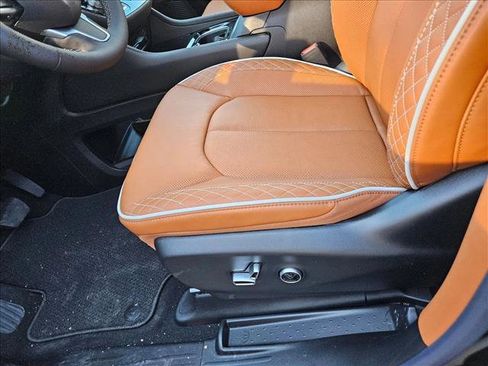 New 2026 Chrysler Pacifica Pinnacle FWD image 4