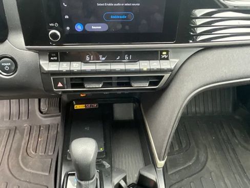 Used 2025 Toyota Camry LE FWD image 11