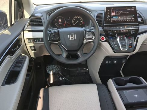 Used 2026 Honda Odyssey Elite image 18