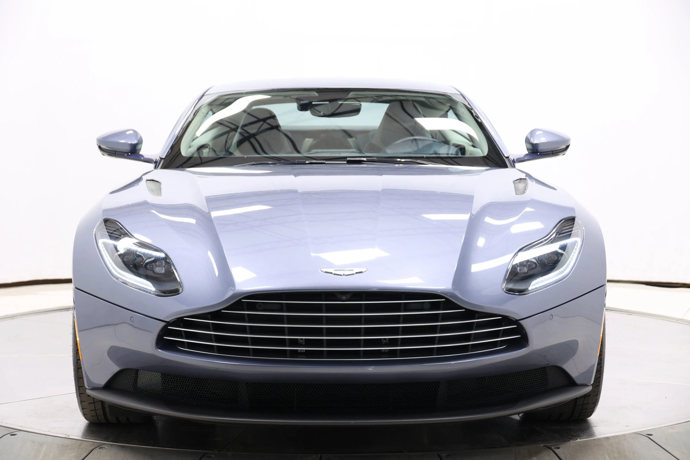 Used 2019 Aston Martin DB11 Coupe RWD image 92