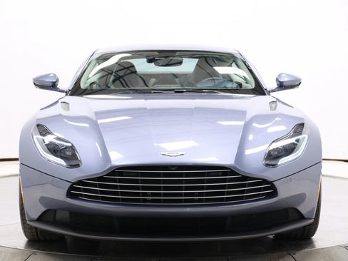 Used 2019 Aston Martin DB11 Coupe RWD image 92