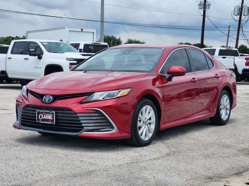 Used 2024 Toyota Camry LE FWD image 3