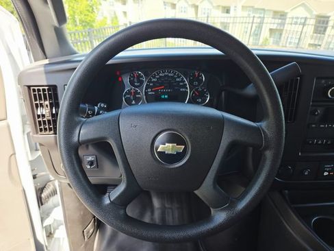 Used 2019 Chevrolet Express 2500 RWD image 20