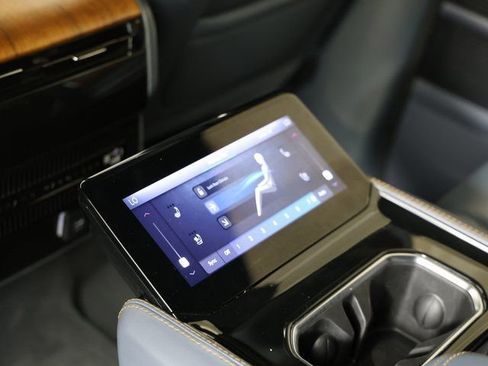 Used 2022 Jeep Grand Wagoneer Series III image 11