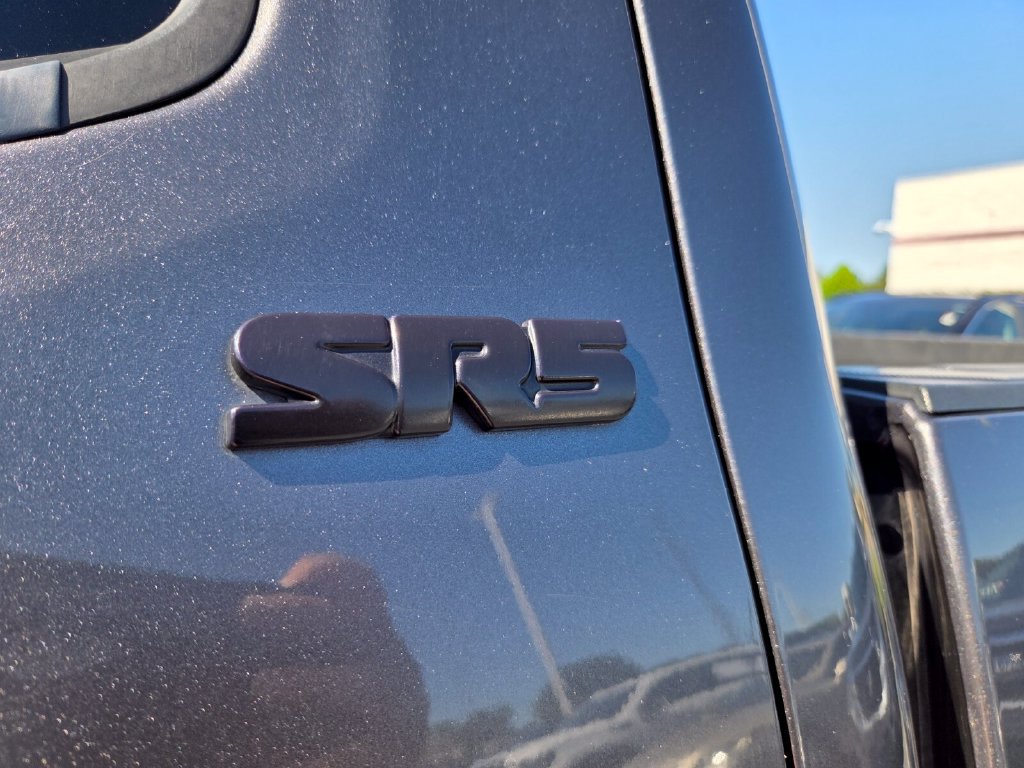Used 2021 Toyota Tacoma SR5 RWD image 6
