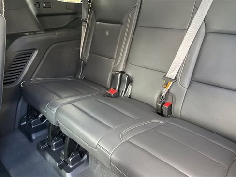 Used 2024 GMC Yukon SLT image 18