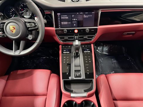 Certified 2026 Porsche Macan Turbo AWD/4WD image 19