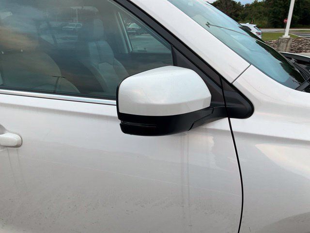 Used 2025 Honda Pilot Touring image 4
