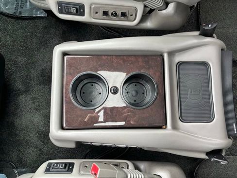 Used 2019 GMC Savana 2500 RWD image 38