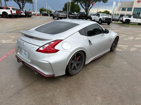 Used 2015 Nissan 370Z NISMO RWD image 3