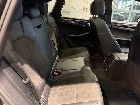 Used 2021 Porsche Macan AWD/4WD image 43