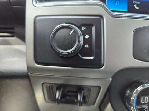 Used 2022 Ford F450 Lariat w/ Camper Package AWD/4WD image 17