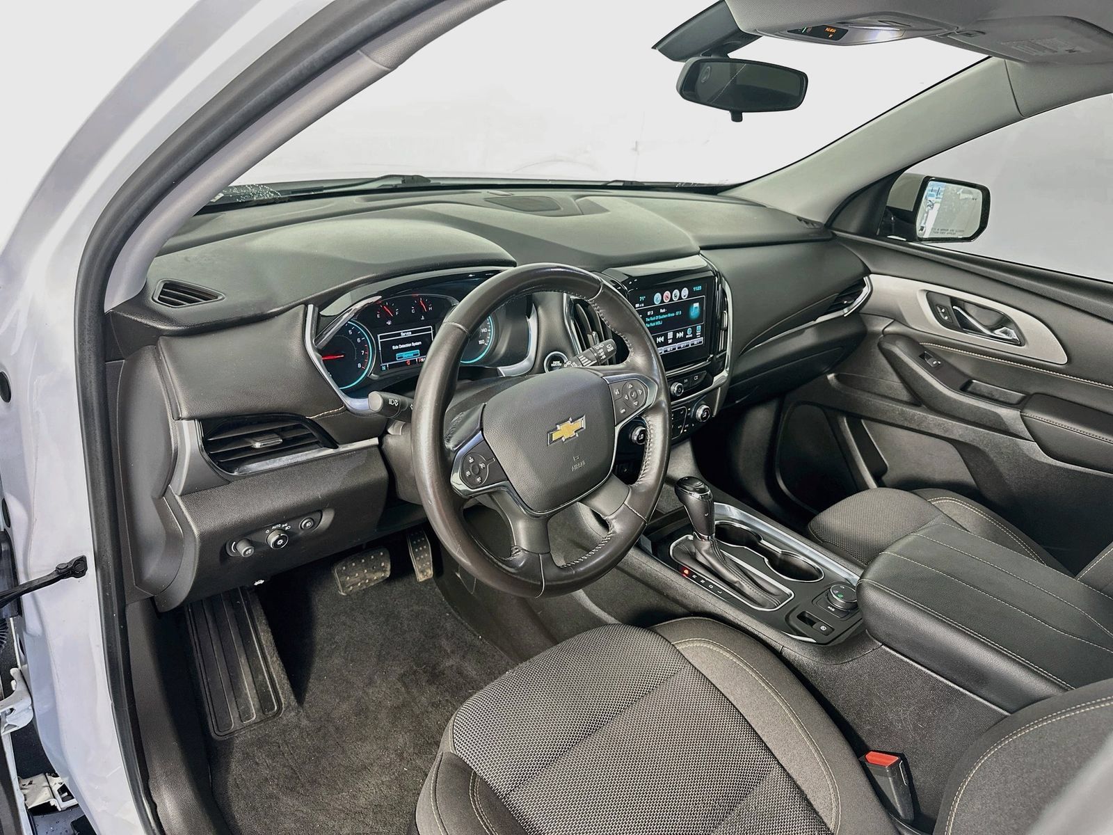 Used 2018 Chevrolet Traverse LT AWD/4WD image 9