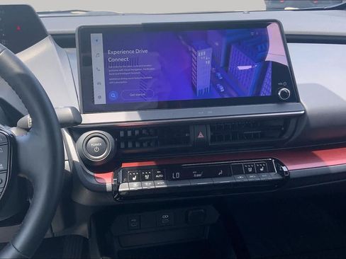 Used 2024 Toyota Prius Prime Premium FWD image 7