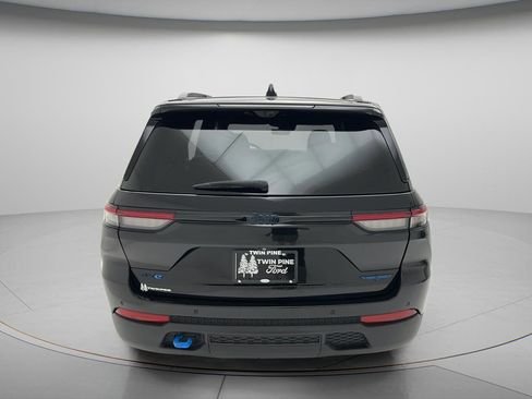 Used 2023 Jeep Grand Cherokee Trailhawk w/ Advanced Protech Group II AWD/4WD image 4