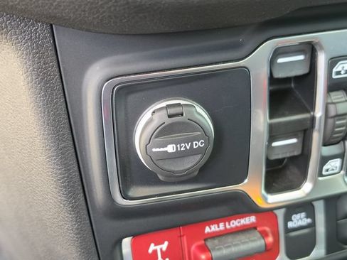 Used 2024 Jeep Gladiator Sport AWD/4WD image 30