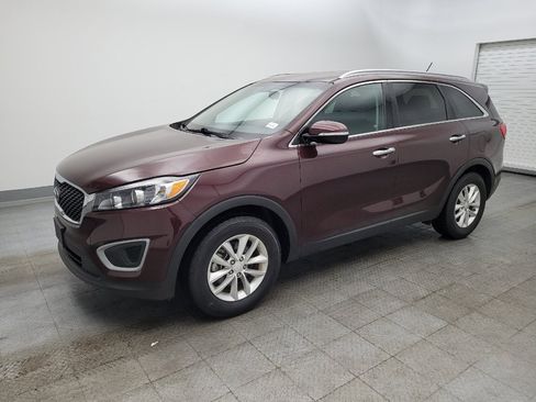 Used 2016 Kia Sorento FWD image 2