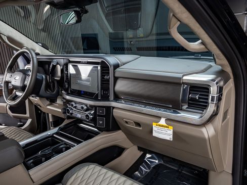 Used 2026 Ford F250 Platinum w/ Platinum Plus Package AWD/4WD image 18
