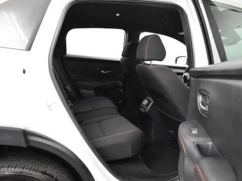 Used 2025 Honda HR-V Sport image 18