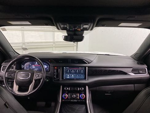 Used 2023 GMC Yukon XL Denali w/ Denali Reserve Package image 12