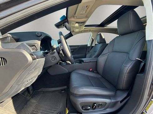 Used 2025 Lexus ES 350 w/ Premium Package FWD image 9