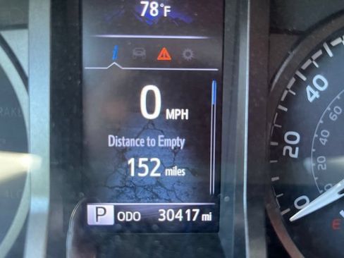 Used 2021 Toyota Tacoma TRD Off-Road w/ Technology Package AWD/4WD image 7