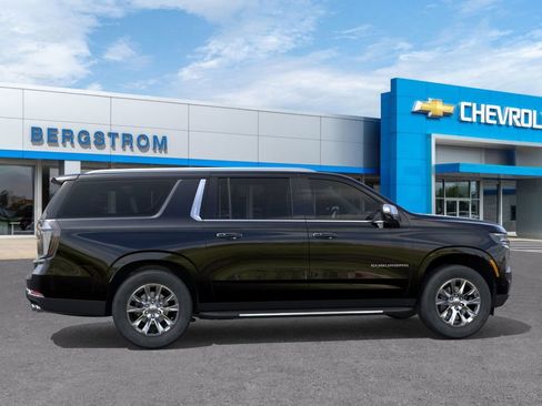 New 2026 Chevrolet Suburban Premier image 5