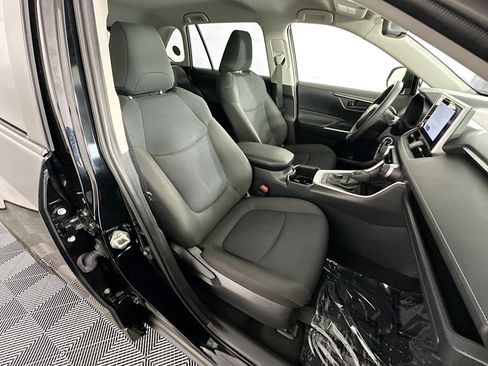 Used 2025 Toyota RAV4 LE AWD/4WD image 27