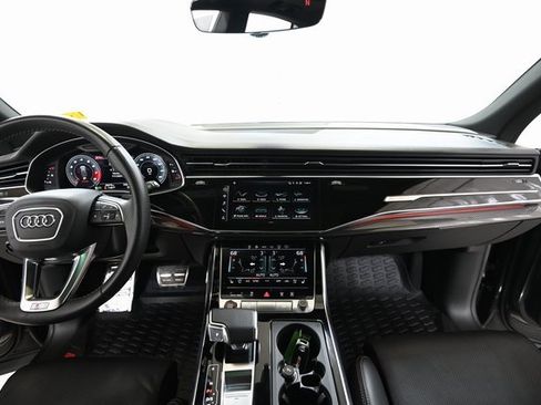 Used 2022 Audi SQ8 Prestige w/ Prestige Package image 2