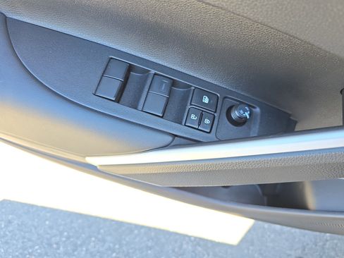 Used 2025 Toyota Corolla Cross AWD Hybrid image 30