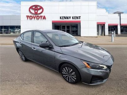 Used 2025 Nissan Altima 2.5 SV