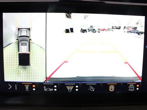 Used 2025 GMC Sierra 1500 AT4X image 4