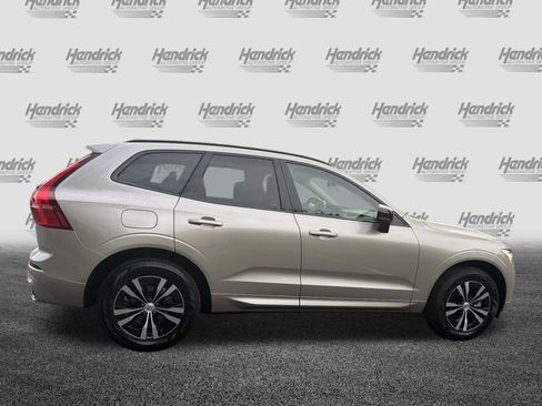 Used 2025 Volvo XC60 B5 Core AWD/4WD image 11
