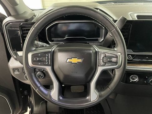 Used 2024 Chevrolet Silverado 1500 LT AWD/4WD image 14
