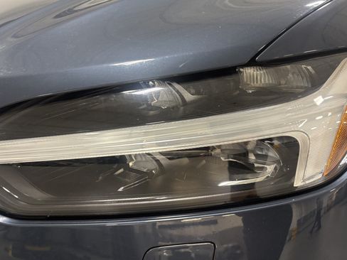Used 2024 Volvo XC60 B5 Plus AWD/4WD image 6