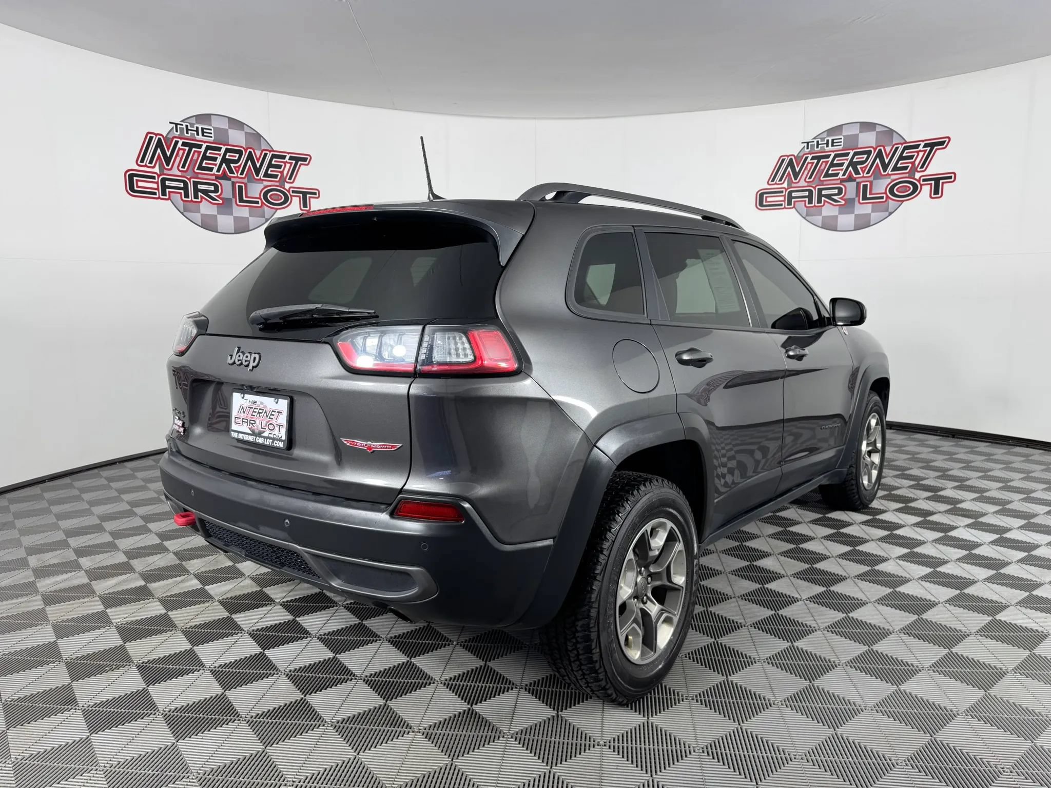 Used 2019 Jeep Cherokee Trailhawk AWD/4WD image 7