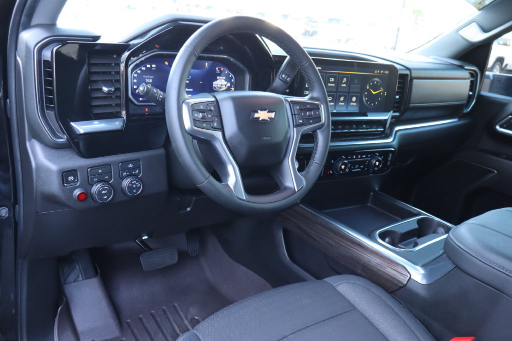 Used 2026 Chevrolet Silverado 3500 LT AWD/4WD image 5