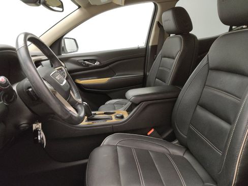 Used 2019 GMC Acadia Denali w/ Technology Package FWD image 17