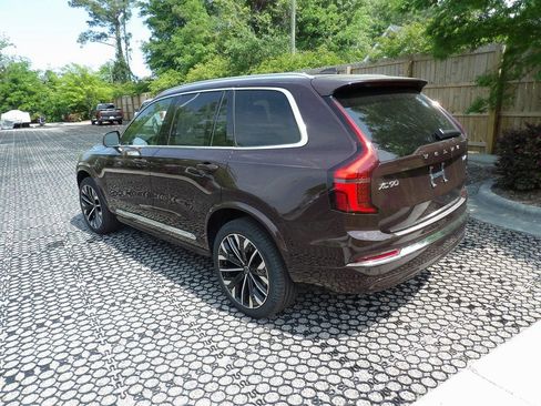 Certified 2025 Volvo XC90 T8 Plus w/ Protection Package Premier AWD/4WD image 8