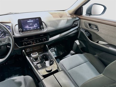 Used 2023 Nissan Rogue S image 22
