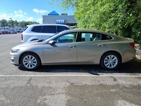 Used 2025 Chevrolet Malibu LT FWD image 4
