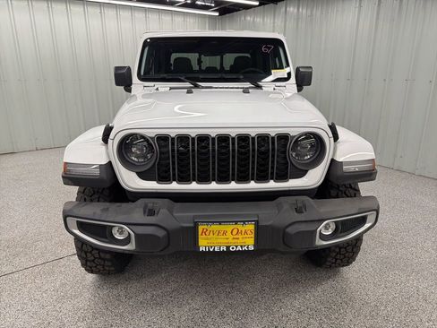 New 2026 Jeep Gladiator Sport AWD/4WD image 2
