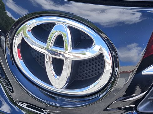 Used 2014 Toyota RAV4 XLE FWD image 32