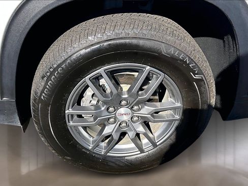 Used 2025 GMC Acadia Elevation image 35