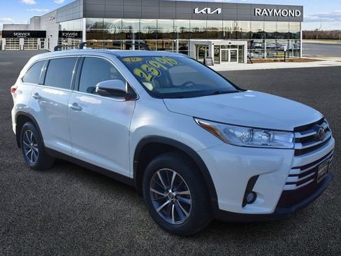 Used 2019 Toyota Highlander XLE image 1