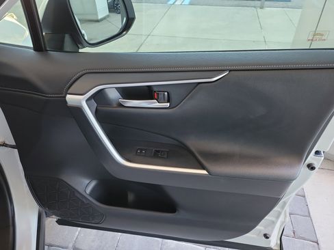 Used 2023 Toyota RAV4 Limited image 29