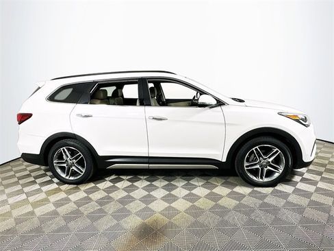 Used 2019 Hyundai Santa Fe Limited image 2